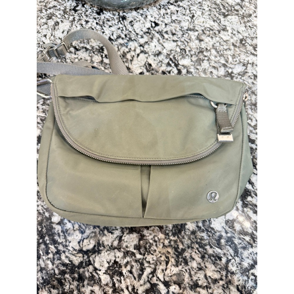 Lululemon Festival Bag Sage Green Olive Crossbody Messenger Bag Multi-Pocket